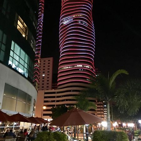Luxury Suites River Front Гуаякиль Экстерьер фото