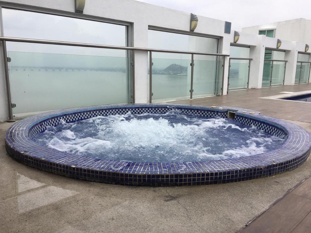 Luxury Suites River Front Гуаякиль Экстерьер фото