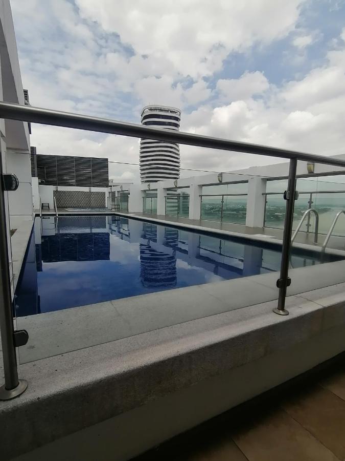 Luxury Suites River Front Гуаякиль Экстерьер фото