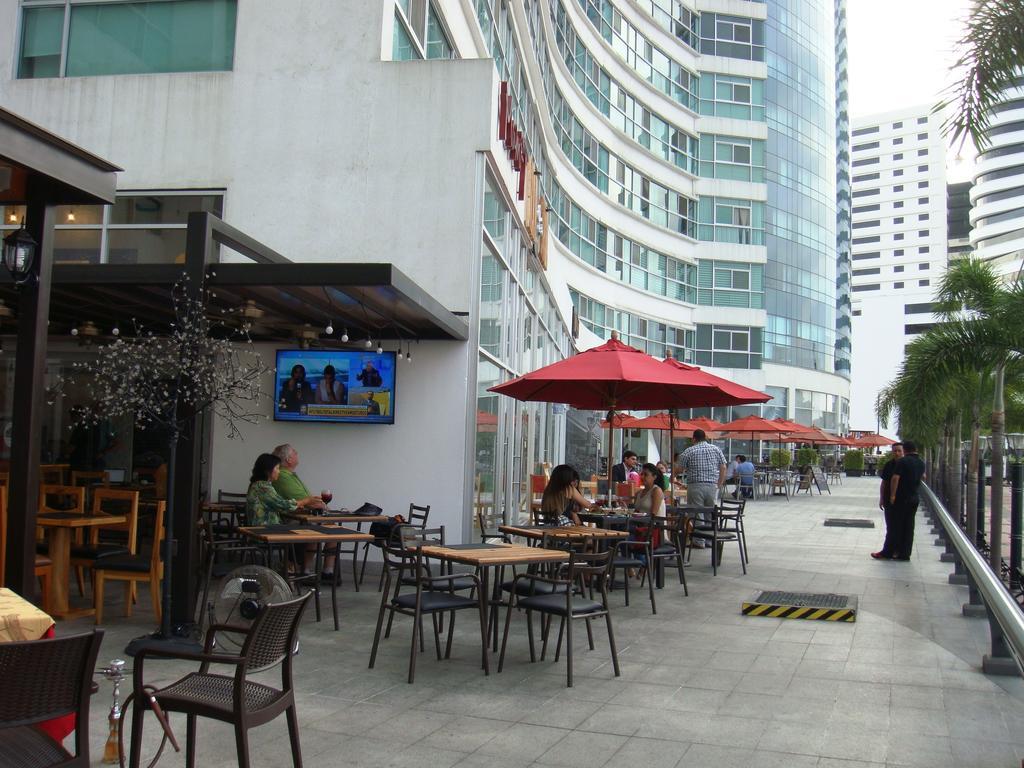 Luxury Suites River Front Гуаякиль Экстерьер фото