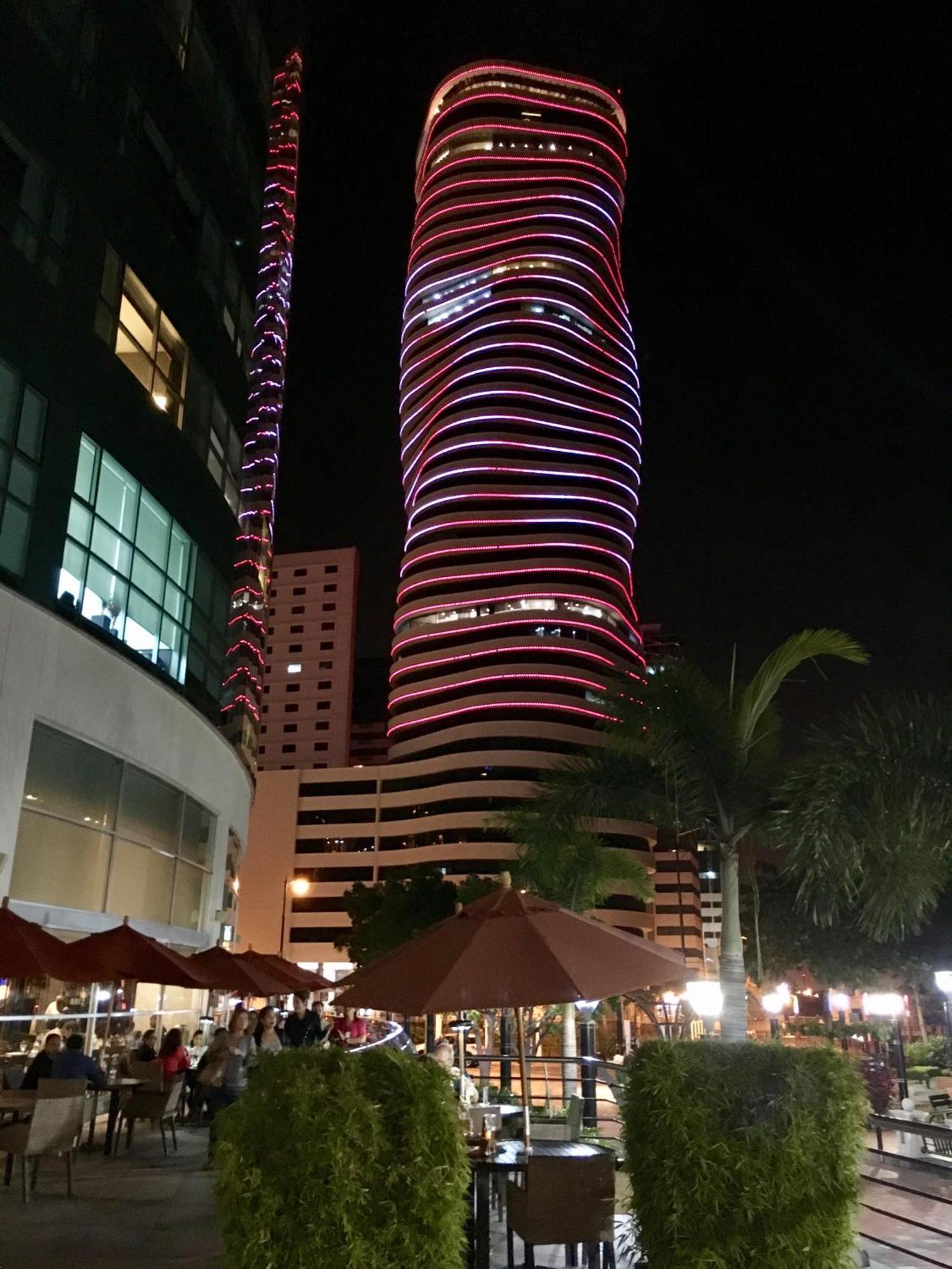 Luxury Suites River Front Гуаякиль Экстерьер фото